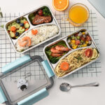 3 hook lunch box 1