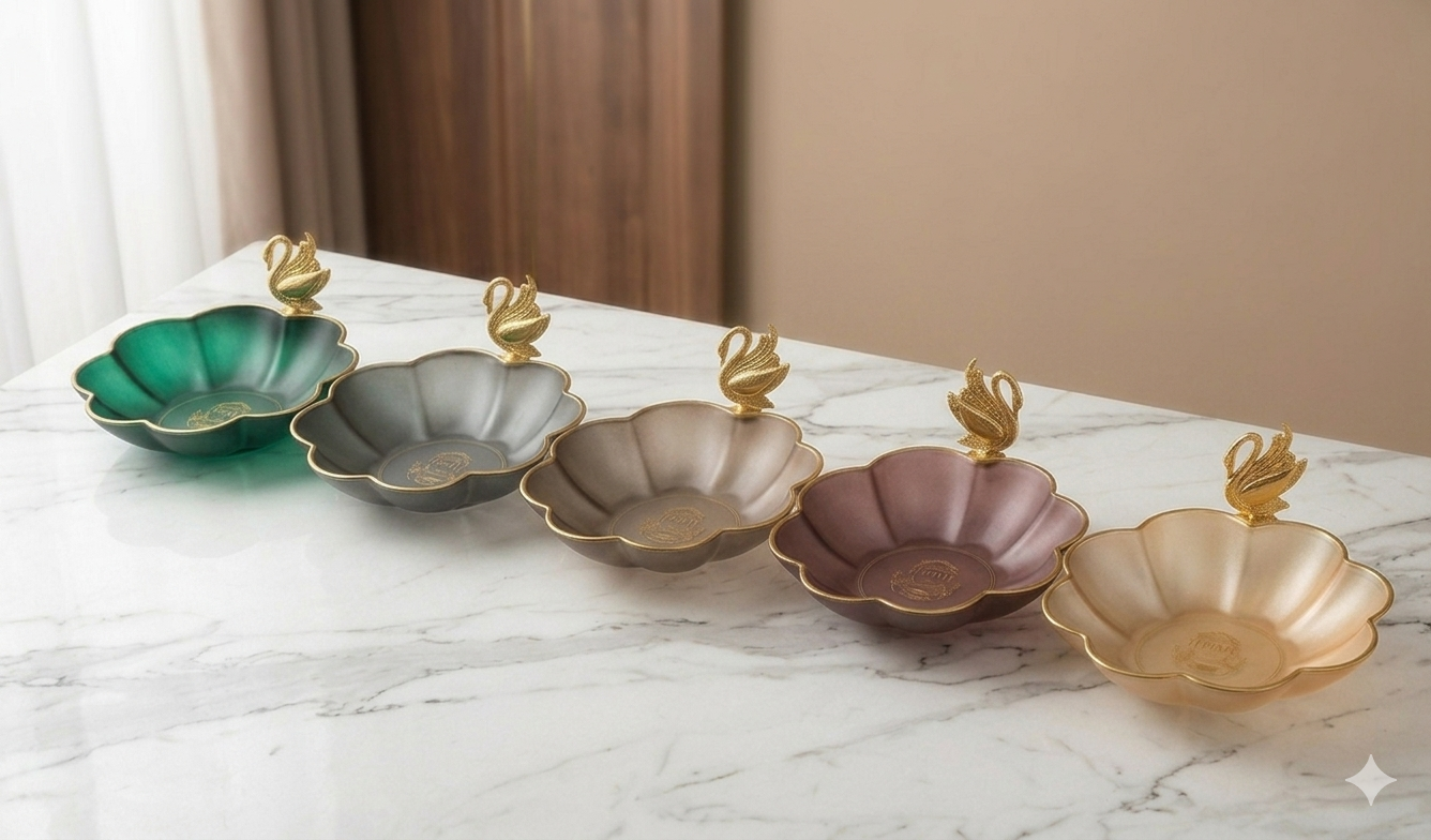 Elegant Glass Swan Handle Decorative Fruit Candy Bowl