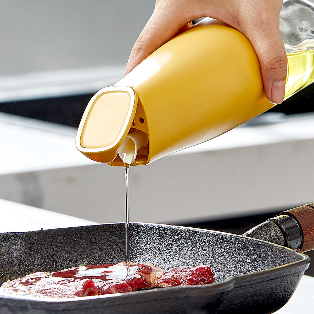 Premium Automatic Gravity Oil Dispenser Bottle For Kitchen