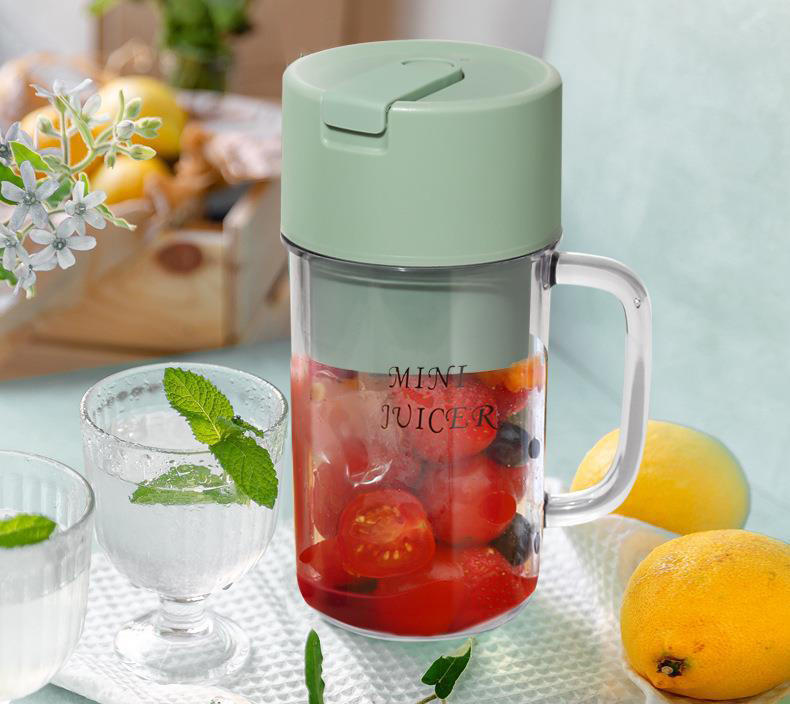 Mini Rechargeable Portable Juicer Blender