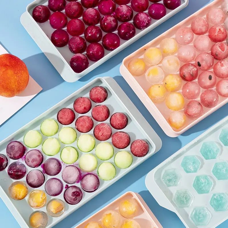 Plastic Mini Ice Ball Round Ice Cube Tray with Lid (LARGE)